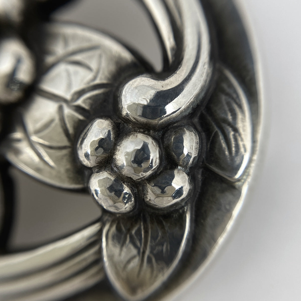 ジョージジェンセン   ブローチ 925 シルバー. Georg Jensen ジョージジェンセン ブローチ ムーンストーン 127