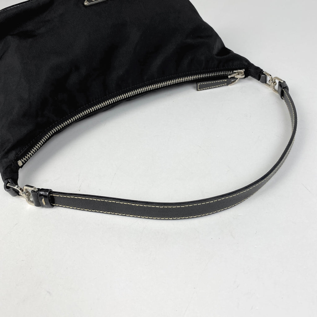 プラダ ロゴプレート ハンドバッグ ショルダーバッグ ハンドバッグ ナイロン ネロ(ブラック) レディース 【中古】brbag