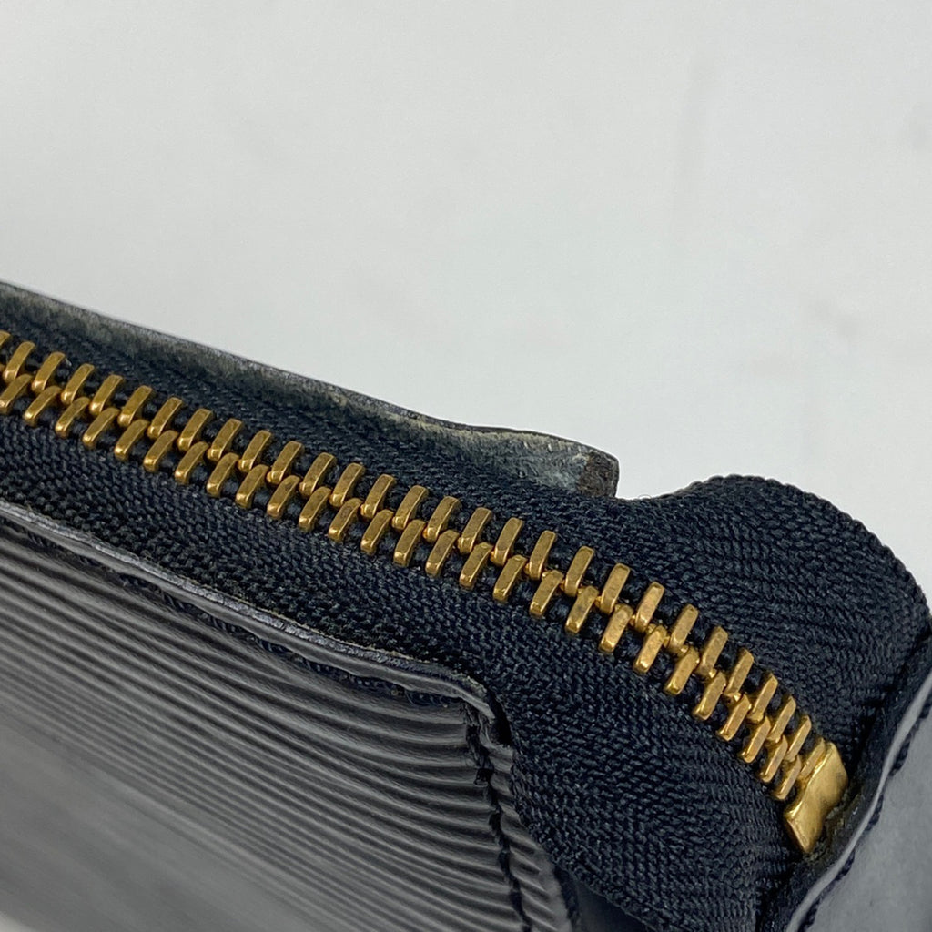 ルイ・ヴィトン ポシェット アクセソワール メイク コスメ ハンドバッグ アクセサリーポーチ エピ ノワール(ブラック) M52942 レディース 【中古】brbag