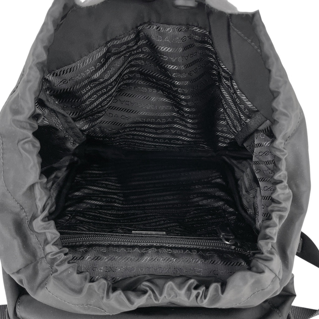 プラダ ロゴプレート リュックサック バッグパック デイパック リュック テスートナイロン ネロ(ブラック) 1BZ039 レディース 【中古】