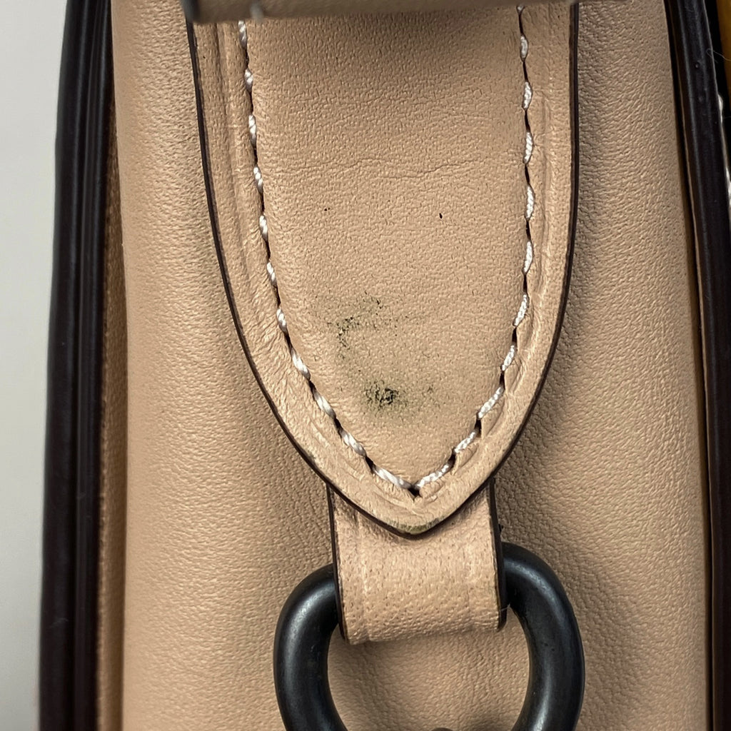 コーチ ロゴ フラワー ショルダーバッグ 斜め掛け ショルダーバッグ レザー ベージュ 38195 レディース 【中古】brbag