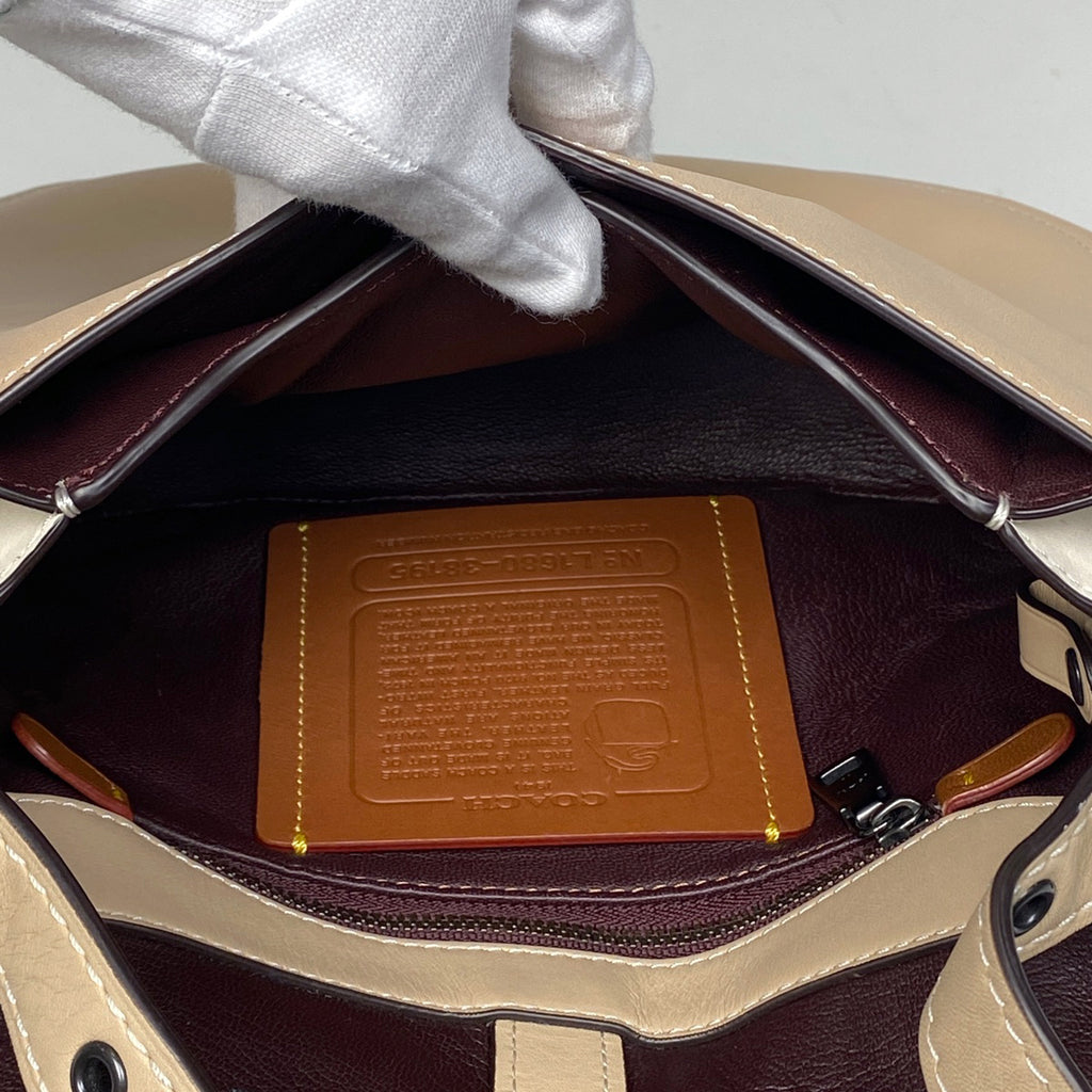 コーチ ロゴ フラワー ショルダーバッグ 斜め掛け ショルダーバッグ レザー ベージュ 38195 レディース 【中古】brbag