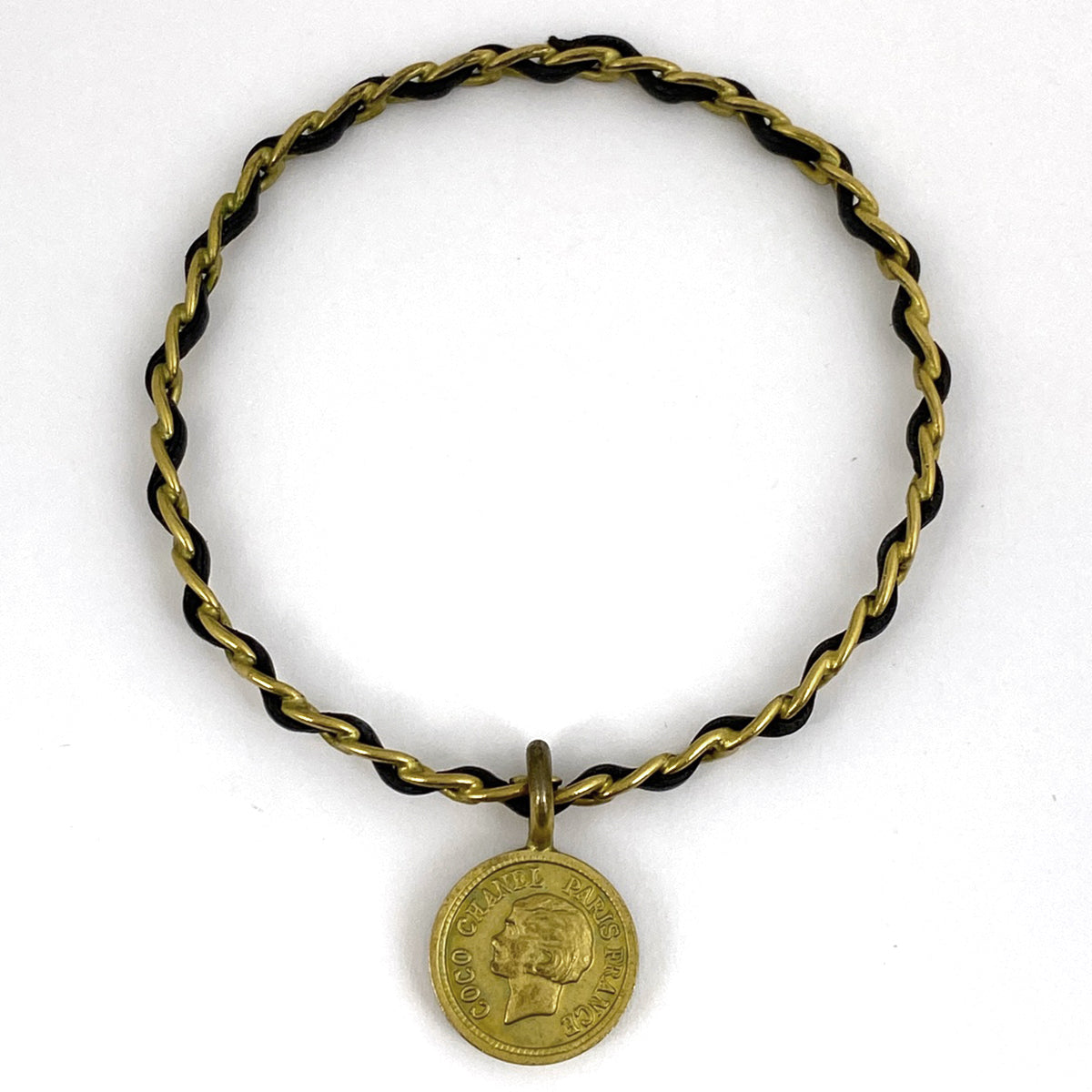 CHANEL　ココマークプラバングル　2011年モデル　　中古品 CHANEL ココマークプラバングル 2011年モデル 中古品 アクセサリー