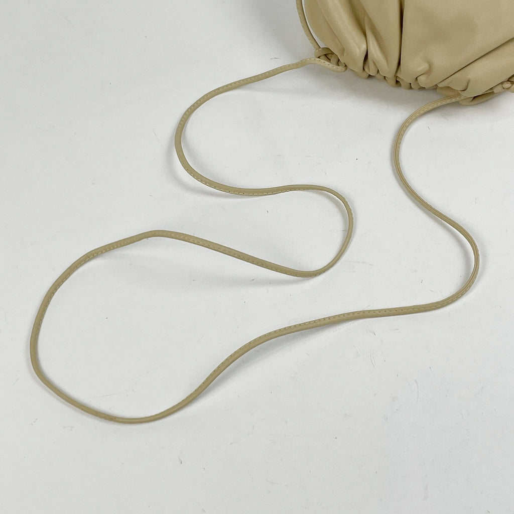 ボッテガヴェネタ ミニ ザ ポーチ ショルダーバッグ がま口 ショルダーバッグ レザー ベージュ レディース 【中古】brbag