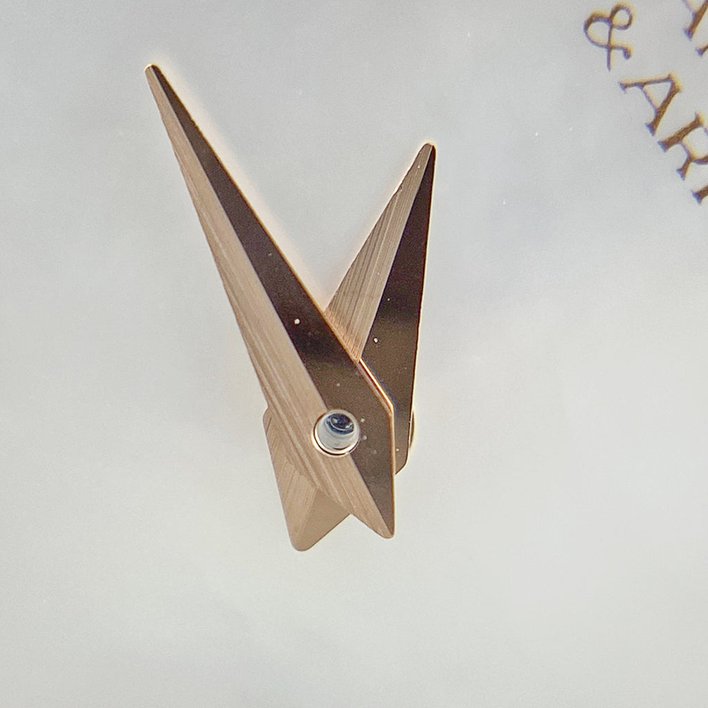 ヴァンクリーフ＆アーペル スウィート アルハンブラ ウォッチ VCARO8SG00 腕時計 ダイヤモンド シェル ローズゴールド クォーツ ホワイト レディース 【中古】wtcbb