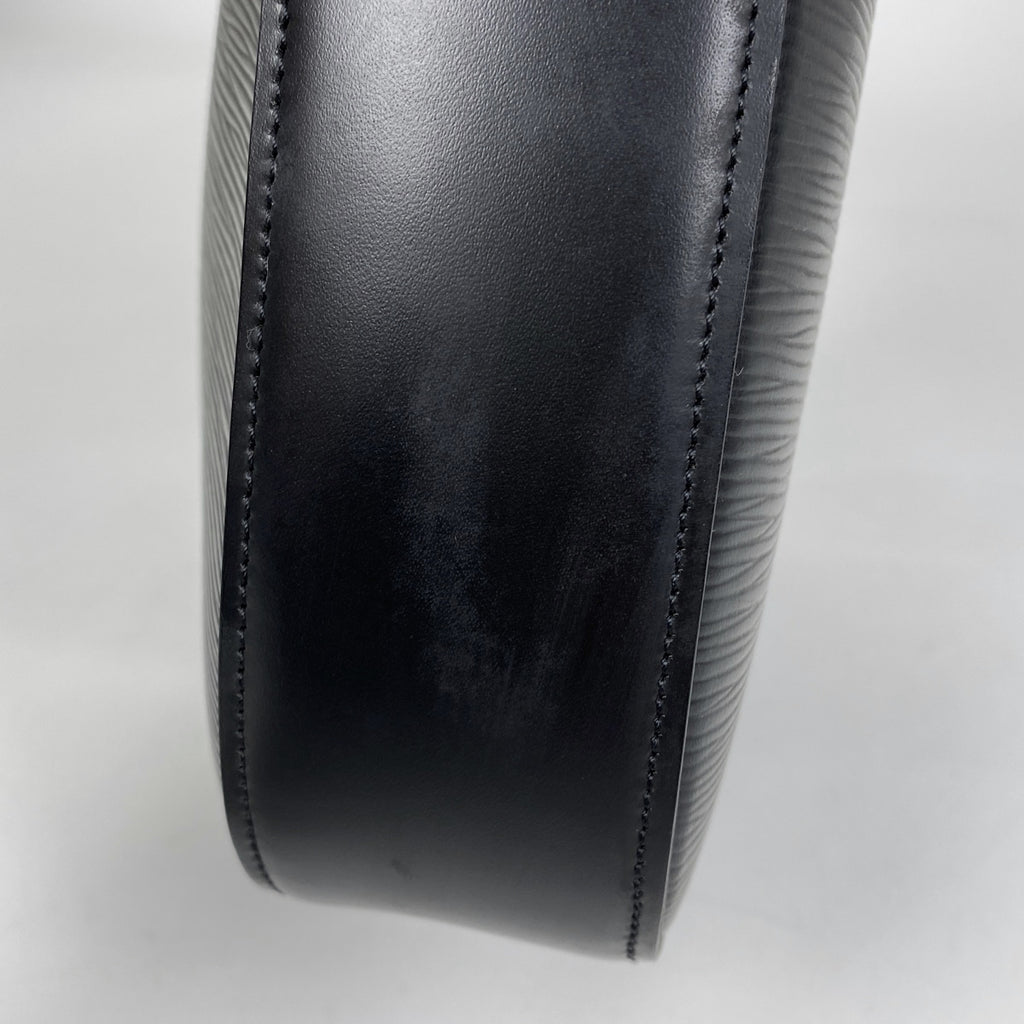 ルイ・ヴィトン レヴリ 肩掛け ショルダーバッグ エピ ノワール(ブラック) M52162 レディース 【中古】brbag