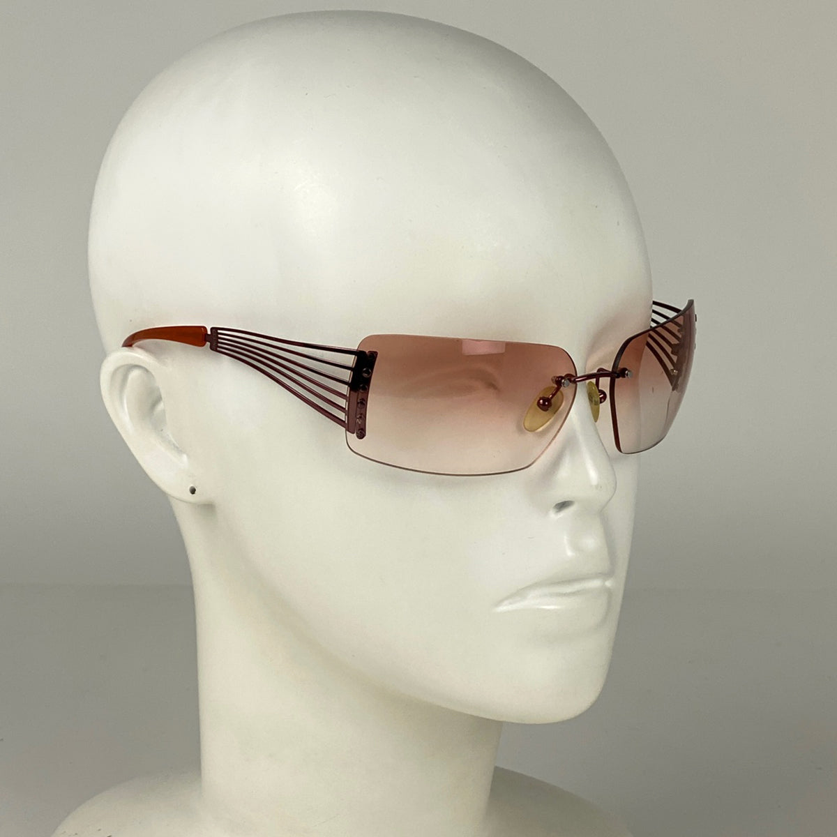 極美品✨ セリーヌ グラデーションサングラス マカダム サイドロゴ ケース付き バイセル公式】セリーヌ ロゴ サングラス アイウェア リムレス