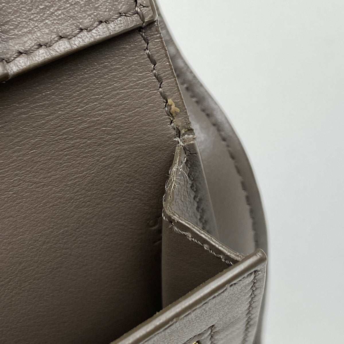 美品✨セリーヌ◇ストラップウォレットラージ　二つ折り財布　バイカラー青グレージュ 楽天市場】セリーヌ CELINE ラージストラップウォレット バイ