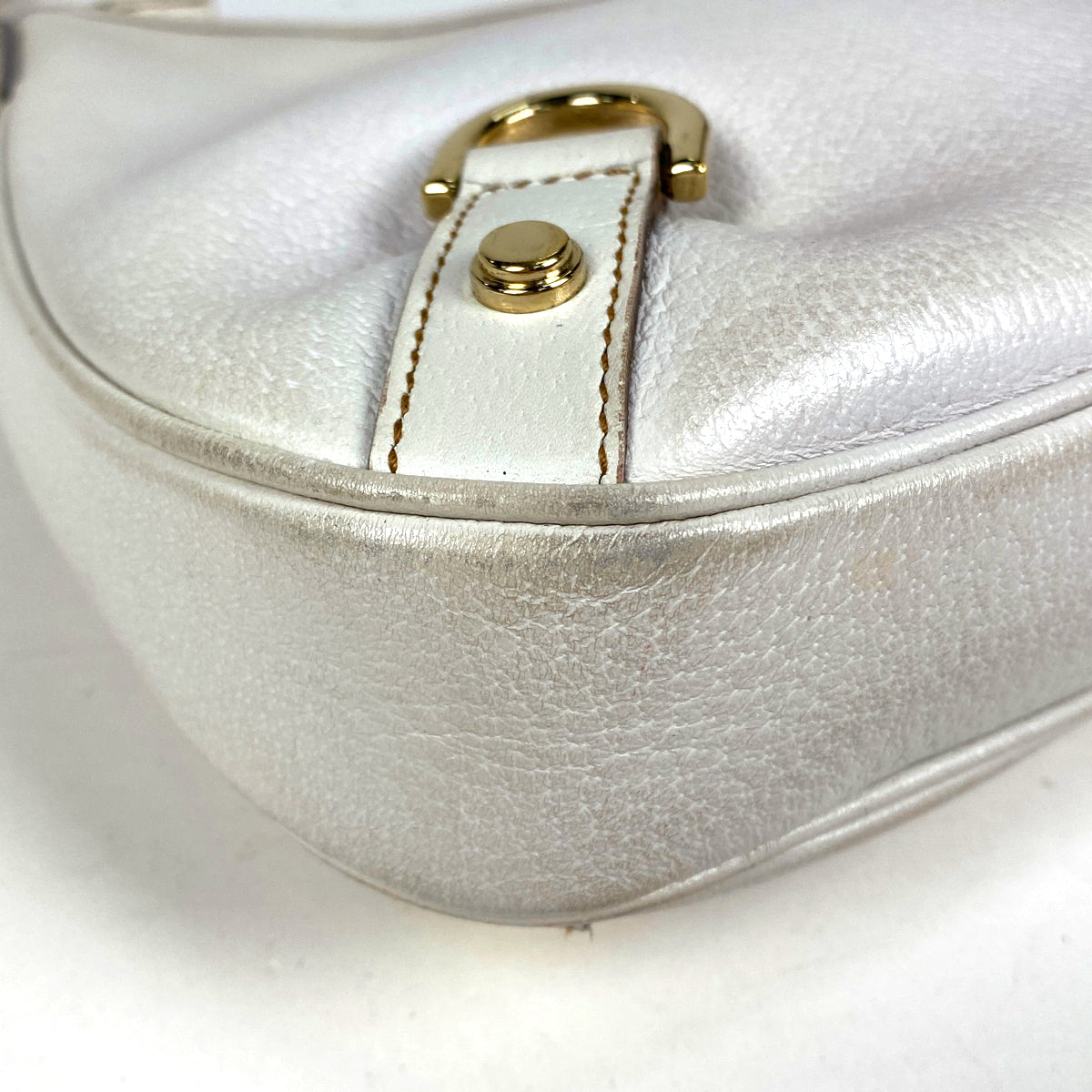 美品✨ グッチ アクセサリポーチ ワンハンドル レザー アイボリー 楽天市場】Gucci（カラーネイビー）（アクセサリーポーチ