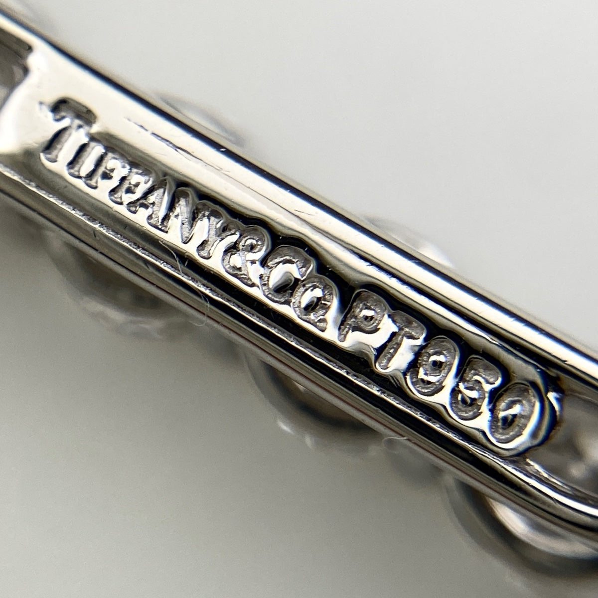ティファニー PT950 クロス ネックレス プラチナ ミディアム TIFFANY&Co. ティファニー クロスステッチ ネックレス プラチナ