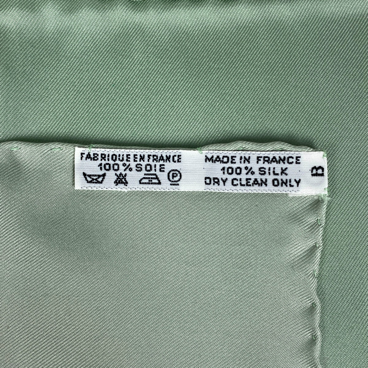 美品✨HERMES スカーフ COUVEE D HERMES エルメスの卵 HERMES エルメス カレ90『COUVEE D'HERMES エルメスの卵』大判