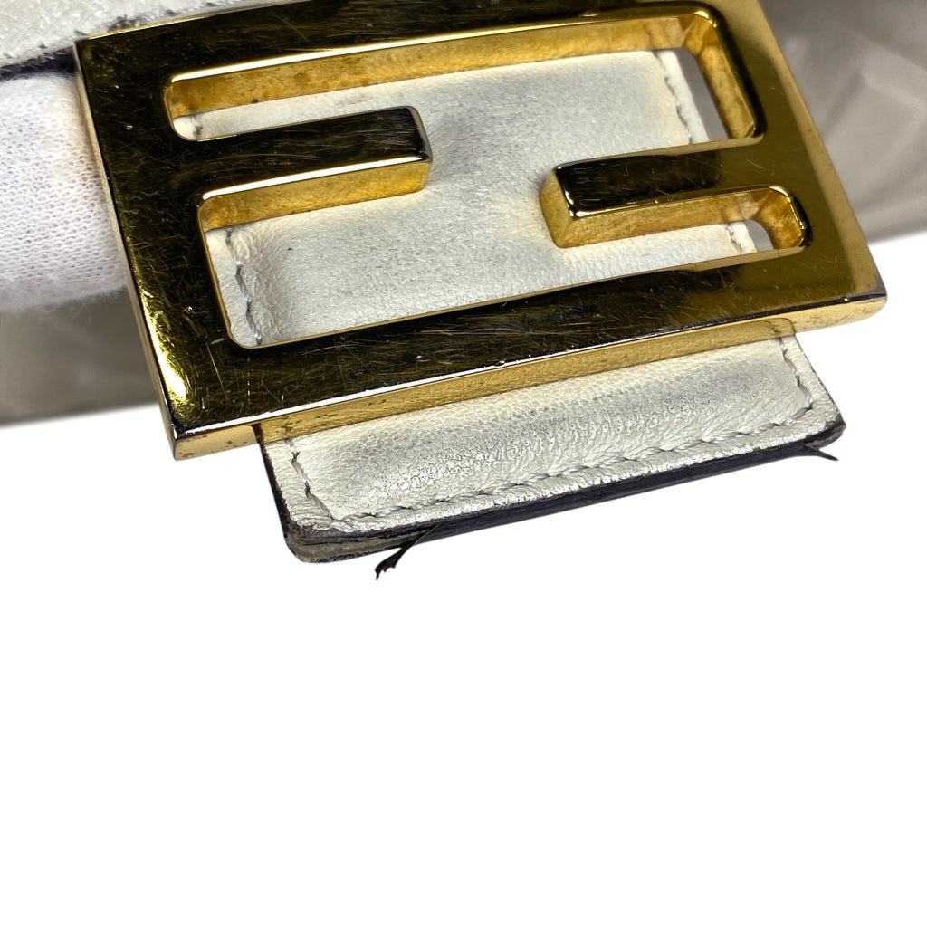 フェンディ ズッカ柄 バゲットバッグ 2WAY クラッチバッグ ハンドバッグ マンマバゲット ショルダーバッグ レザー ホワイト 8BR600 レディース 【中古】brbag