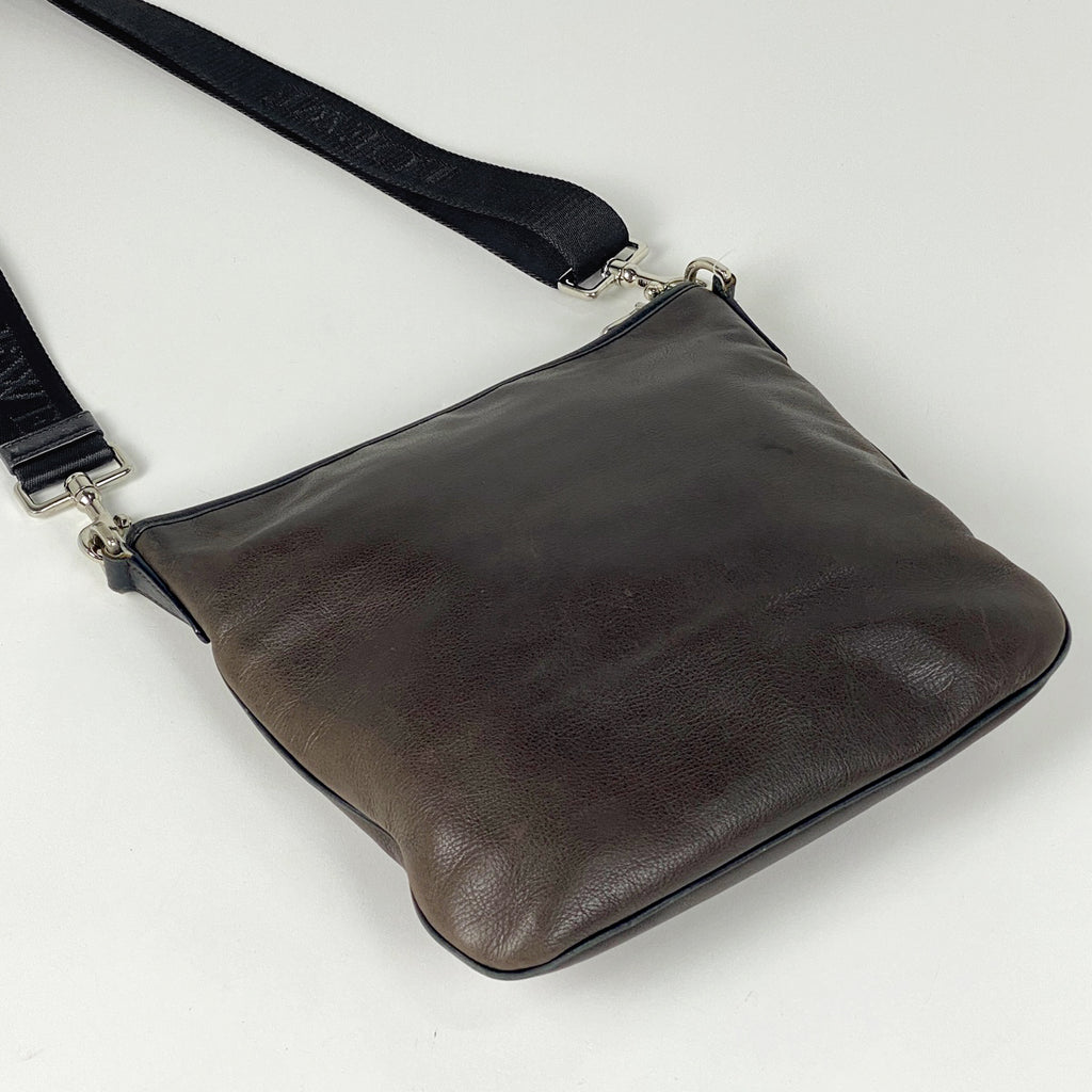 ロエベ アナグラム ショルダーバッグ 斜め掛け ショルダーバッグ レザー ダークブラウン レディース 【中古】brbag