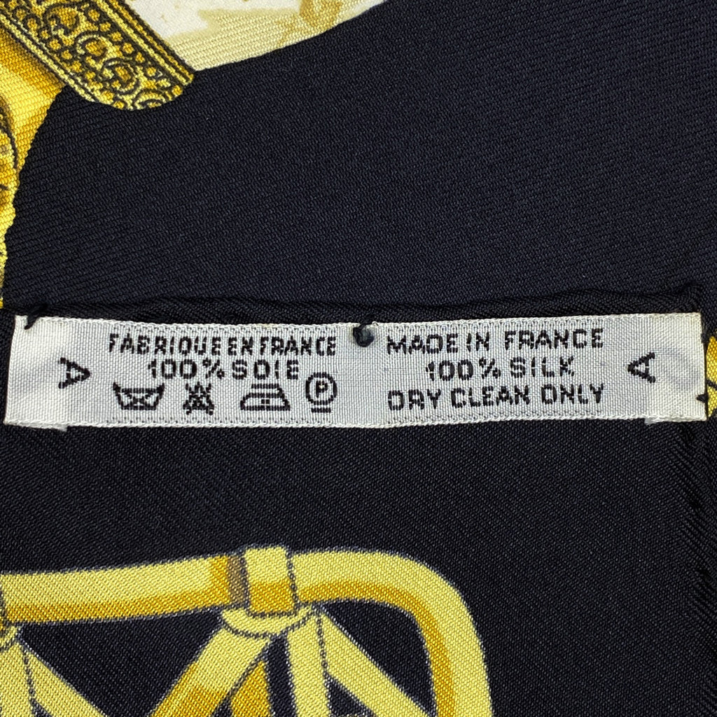 エルメス カレ 90 FEUX DE ROUTE 馬車のランタン スカーフ シルク ブラック ゴールド レディース 【中古】brbag