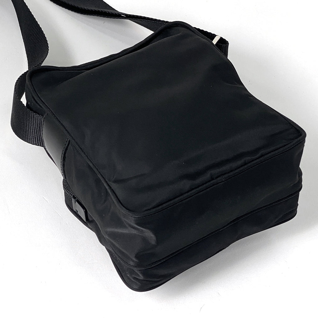 プラダ ロゴプレート ショルダーバッグ ナイロン ネロ(ブラック) BT0169 レディース 【中古】brbag