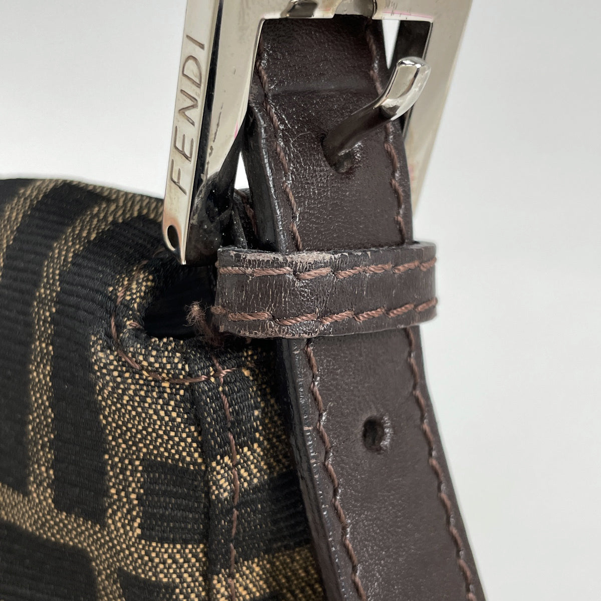 フェンディマンマバケット ズッカ柄ワンショルダー ハンドバッグキャンバス×レザー 楽天市場】FENDI フェンディ マンマバケット ナイロンキャンバス