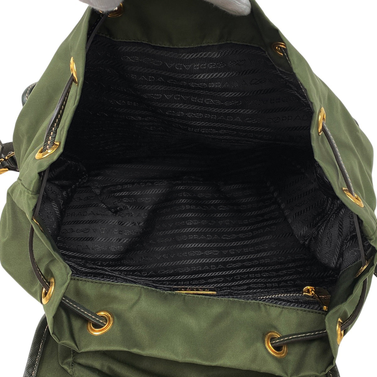 b84【美品】プラダ　ナイロン　レザー　三角ロゴ　カーキ　バックパックリュック. 美品】プラダ ナイロンバッグ 三角ロゴ カーキ ハンドバッグ