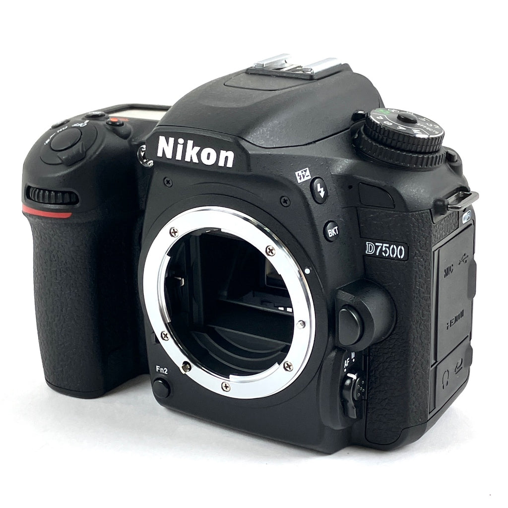 ニコン Nikon D7500 18-140 VR レンズキット デジタル 一眼レフカメラ 【中古】cambb