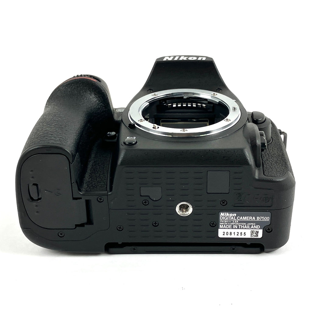 ニコン Nikon D7500 18-140 VR レンズキット デジタル 一眼レフカメラ 【中古】cambb