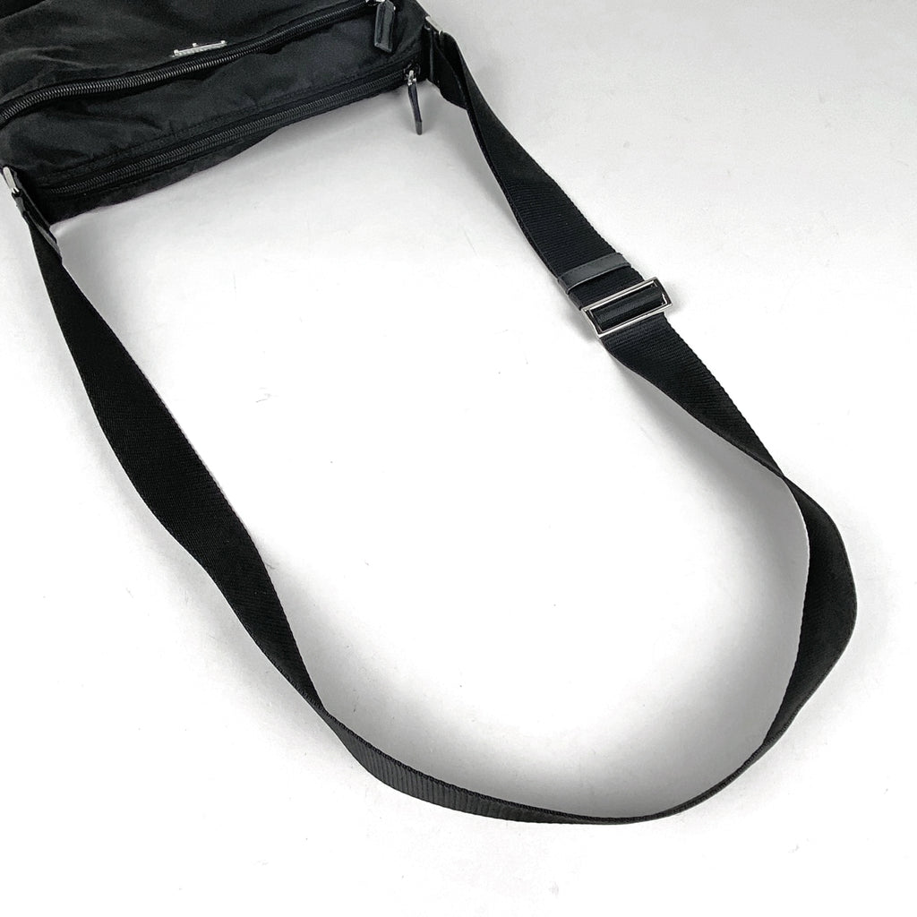 プラダ ロゴプレート ショルダーバッグ ナイロン ネロ(ブラック) レディース 【中古】brbag
