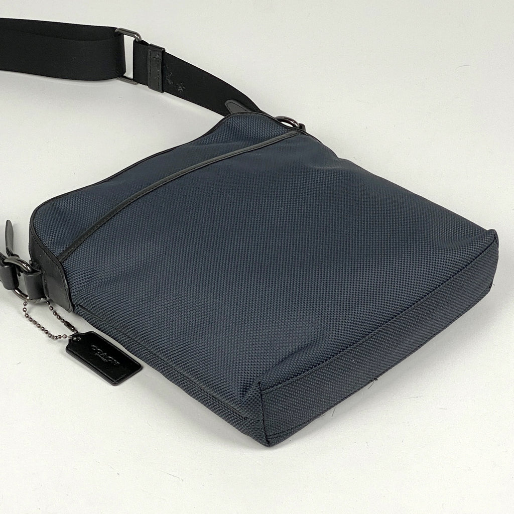 コーチ ロゴ ショルダーバッグ 斜め掛け ショルダーバッグ ナイロン ネイビー ブラック F37609 メンズ 【中古】brbag