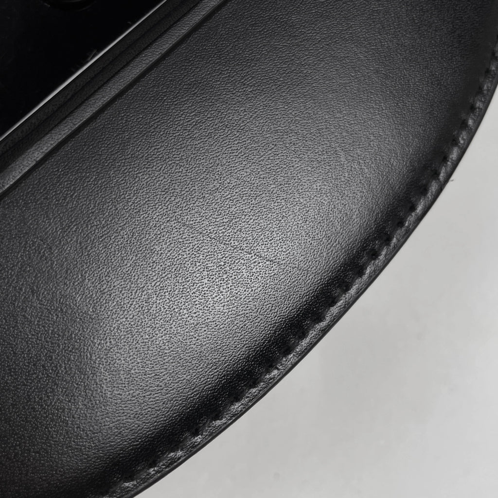 フルラ ロゴ チェーン ショルダーバッグ クラッチバッグ ショルダーバッグ レザー ブラック レディース 【中古】brbag