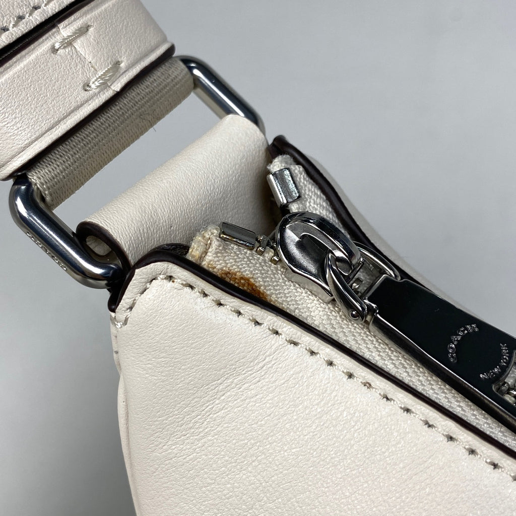 コーチ ペース ショルダーバッグ ロゴ ショルダーバッグ レザー ホワイト CT644 レディース 【中古】brbag