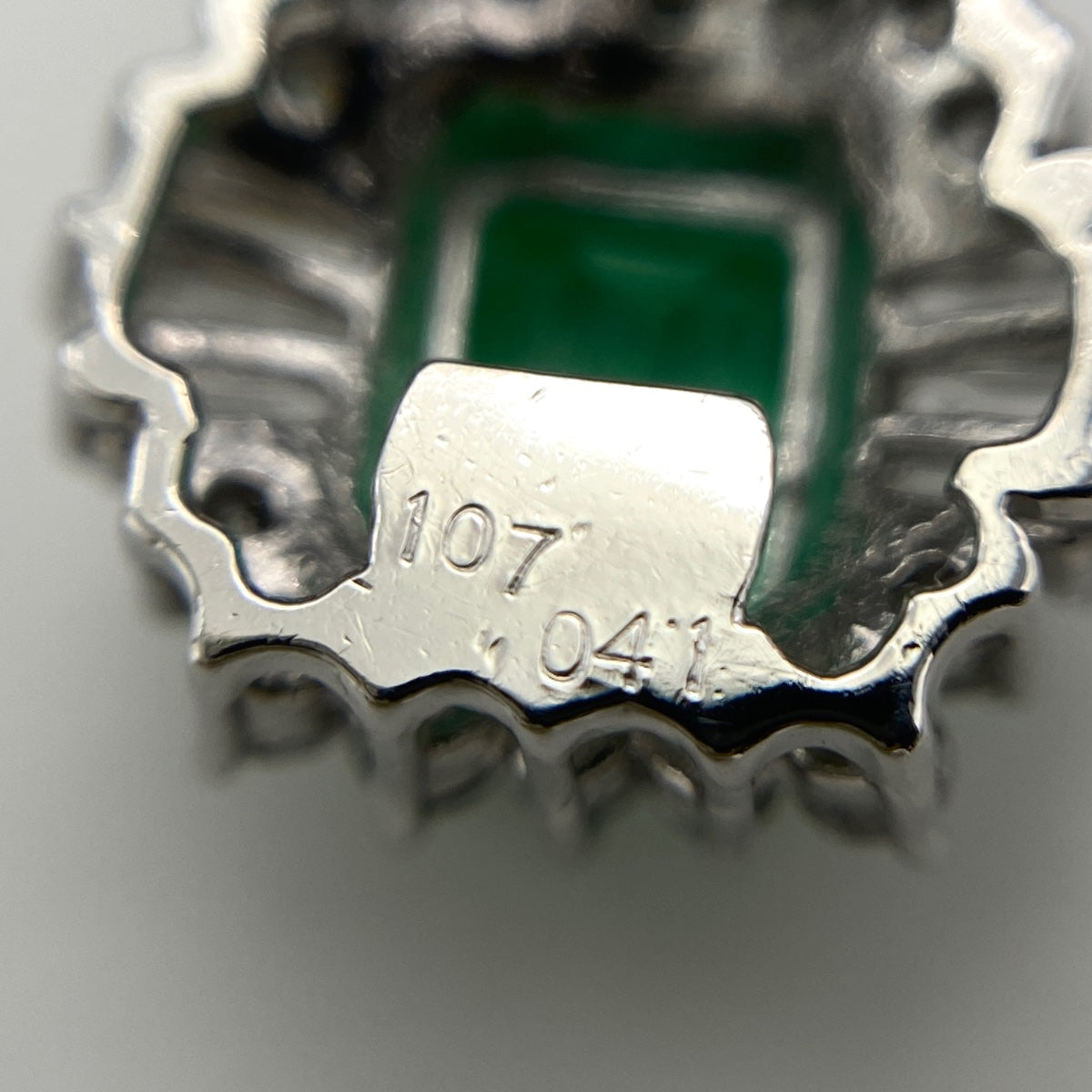 プラチナpt900 ペンダント　エメラルド　ダイヤ　1.44 g 楽天市場】エメラルド プラチナ ネックレス 900 Pt900 天然