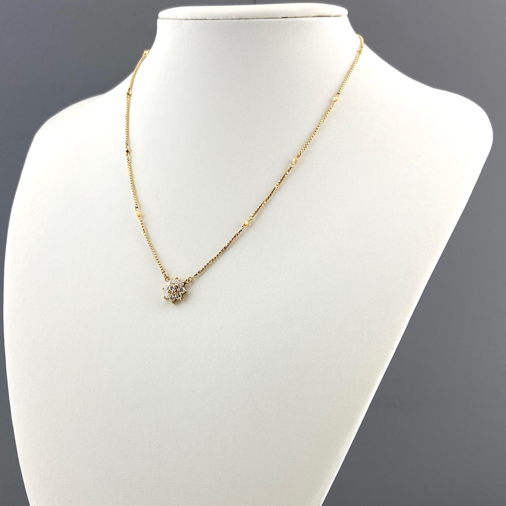 フラワーモチーフ デザインネックレス YG イエローゴールド ペンダント 花 ネックレス K18 ダイヤモンド レディース 【中古】nbjwl
