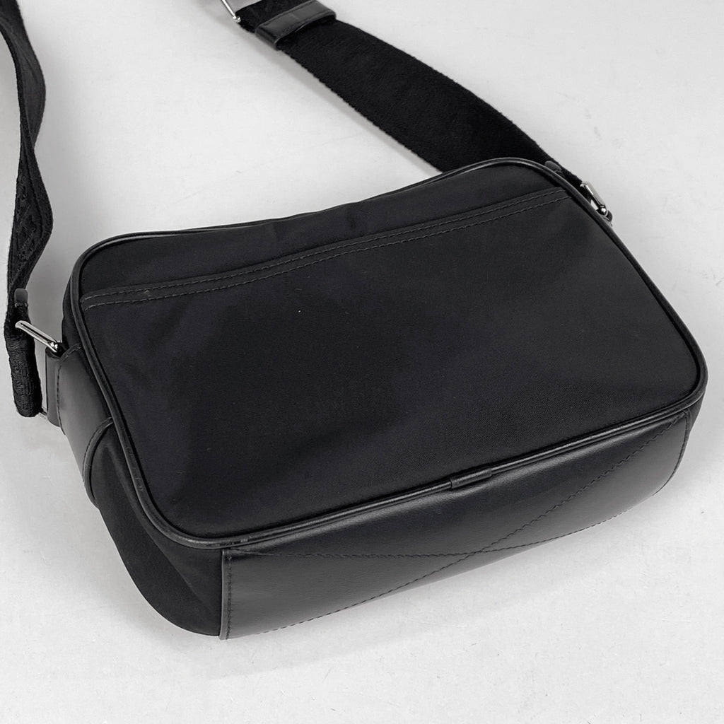 バーバリー ロゴ ショルダーバッグ 斜め掛け レディース ショルダーバッグ ナイロン ブラック メンズ 【中古】brbag
