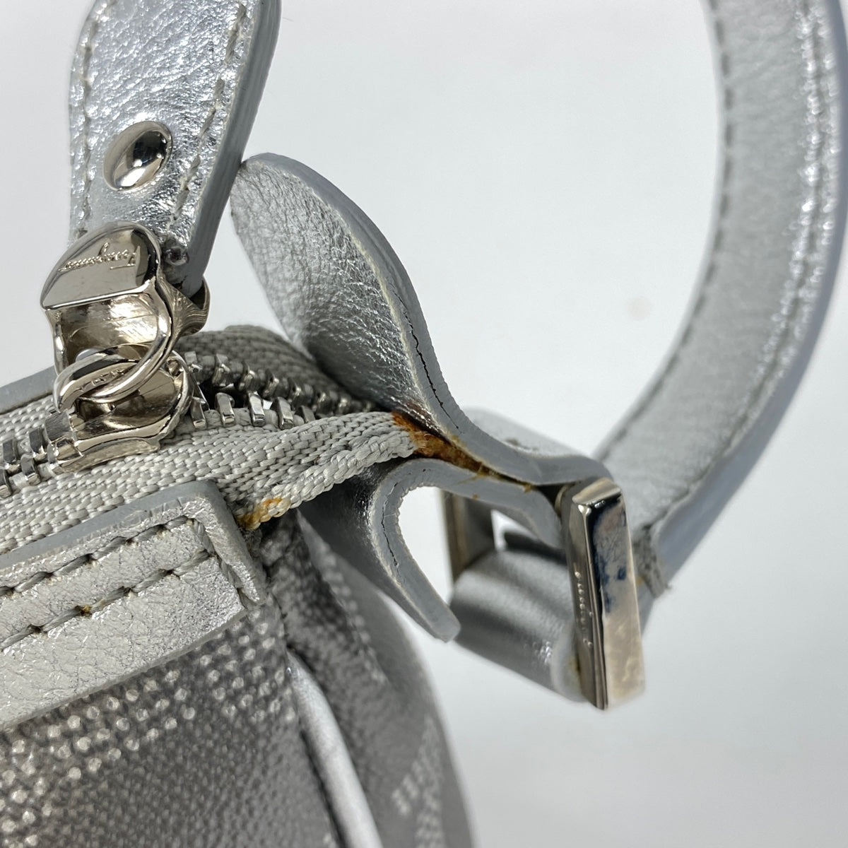 【新品未使用】フェラガモ ガンチーニ　シルバーバングル 楽天市場】【ジュエリー】【新品仕上げ済】Salvatore Ferragamo