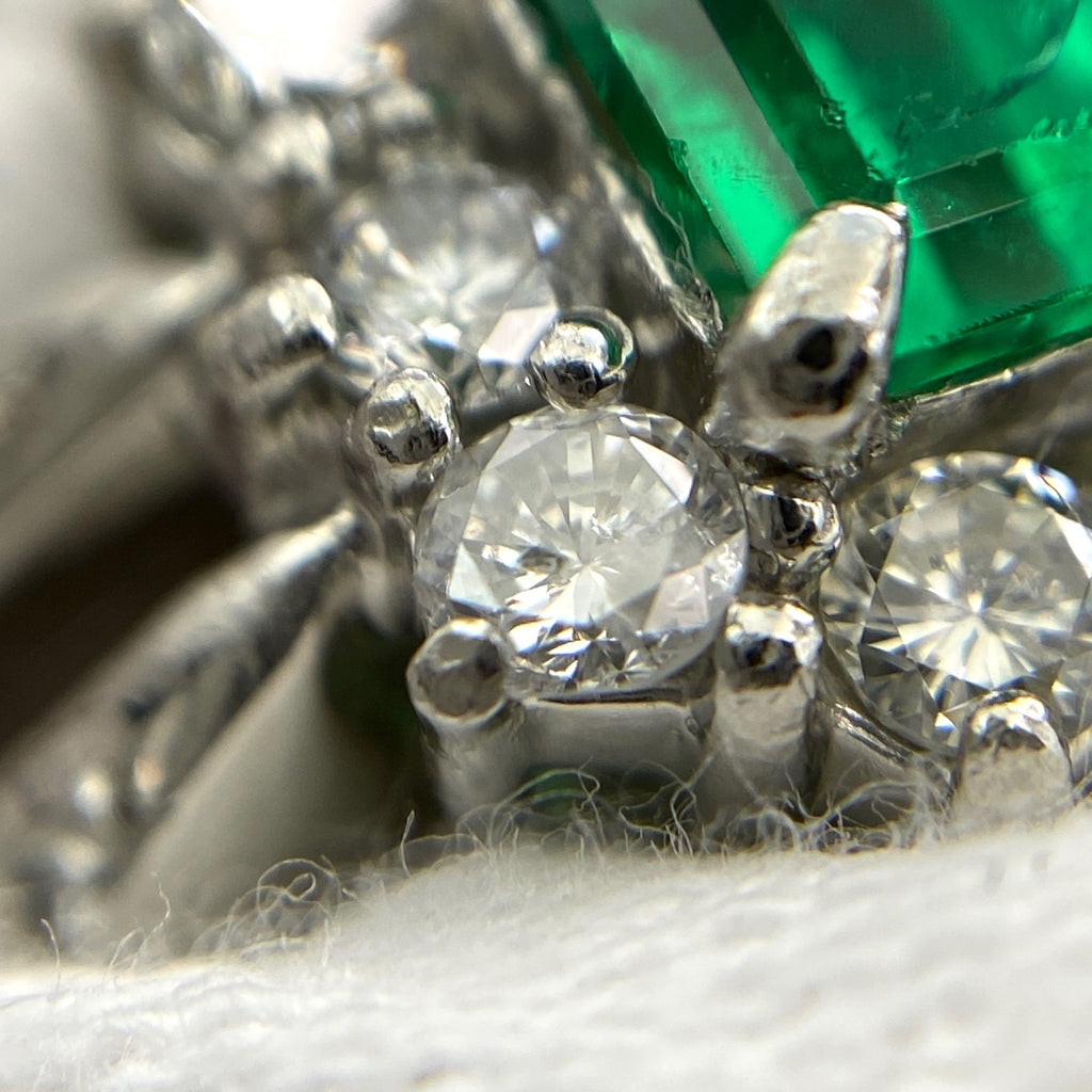 エメラルド デザインリング プラチナ 指輪 メレダイヤ リング 11号 Pt900 エメラルド ダイヤモンド レディース 【中古】nbjwl