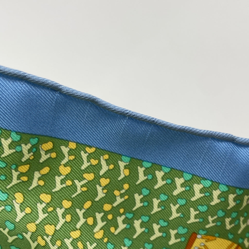 エルメス プチカレ MILINKOV 蝶 バタフライ 森 木 スカーフ シルク ライトブルー マルチカラー レディース 【中古】brbag