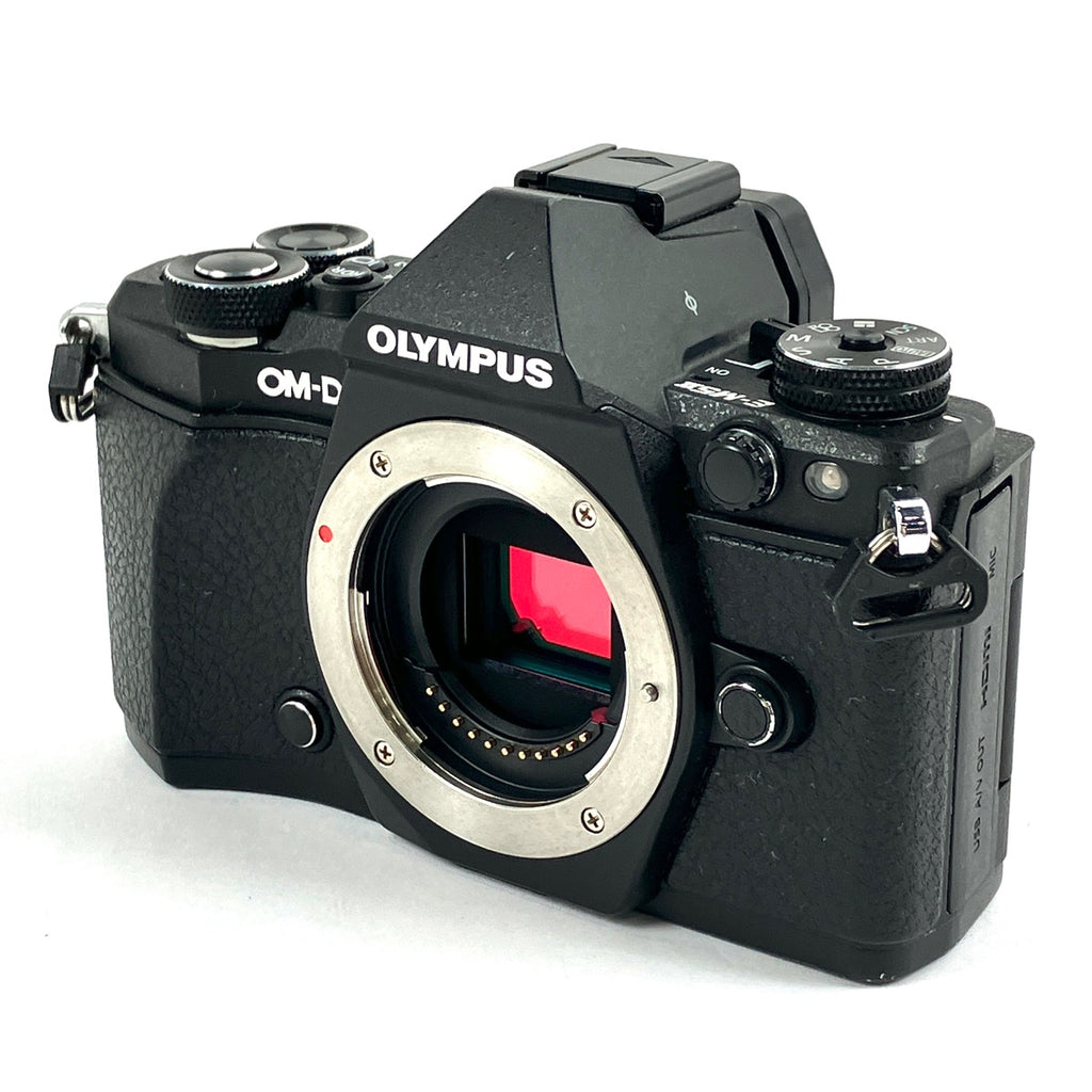 オリンパス OLYMPUS OM-D E-M5 Mark II 14-150mm II レンズキット ブラック デジタル ミラーレス 一眼カメラ 【中古】cambb