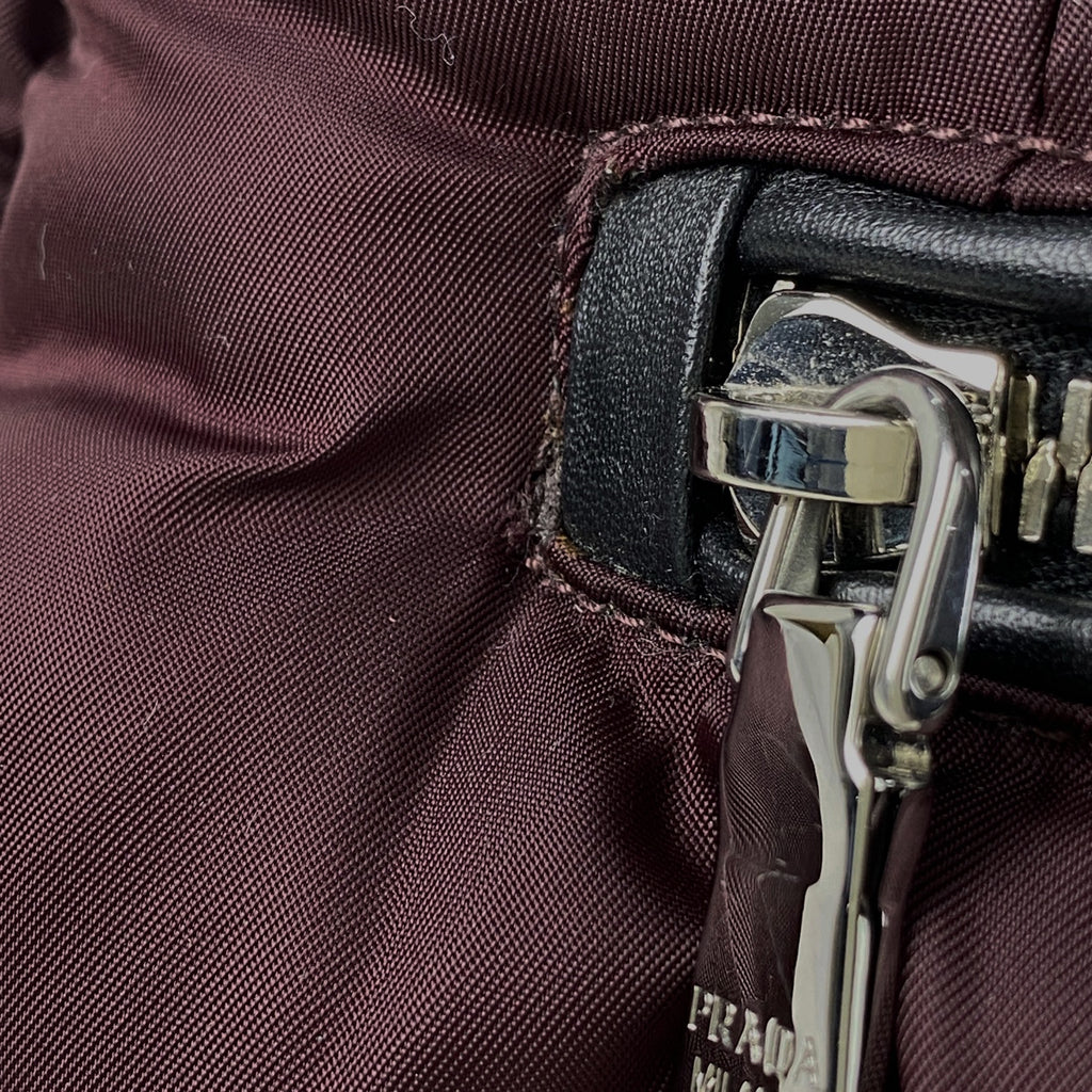 プラダ テスートボンバー ハンドバッグ 2WAY ショルダーバッグ ロゴプレート ハンドバッグ ナイロン パープル レディース 【中古】brbag