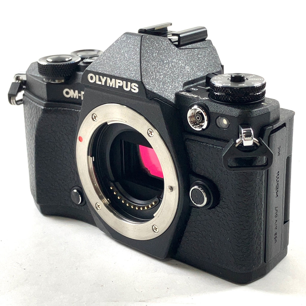 オリンパス OLYMPUS OM-D E-M5 Mark II 14-150mm II レンズキット ブラック デジタル ミラーレス 一眼カメラ 【中古】cambb