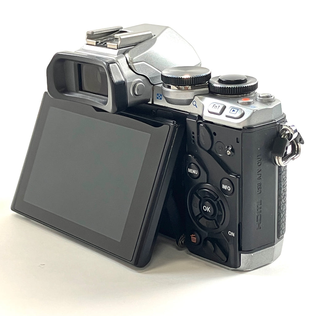 オリンパス OLYMPUS OM-D E-M10 ボディ シルバー デジタル ミラーレス 一眼カメラ 【中古】cambb