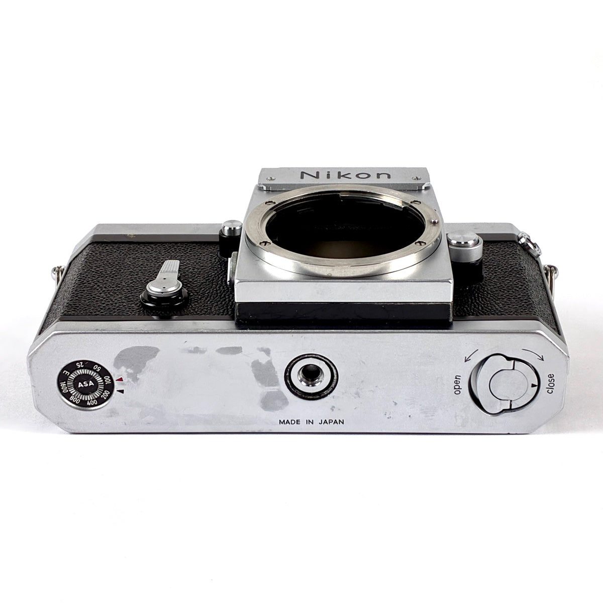ニコンF シルバーボディー Sir．7147935 ボディーカバー付 ニコン F アイレベル シルバー ボディ ［ジャンク品］ 中古の