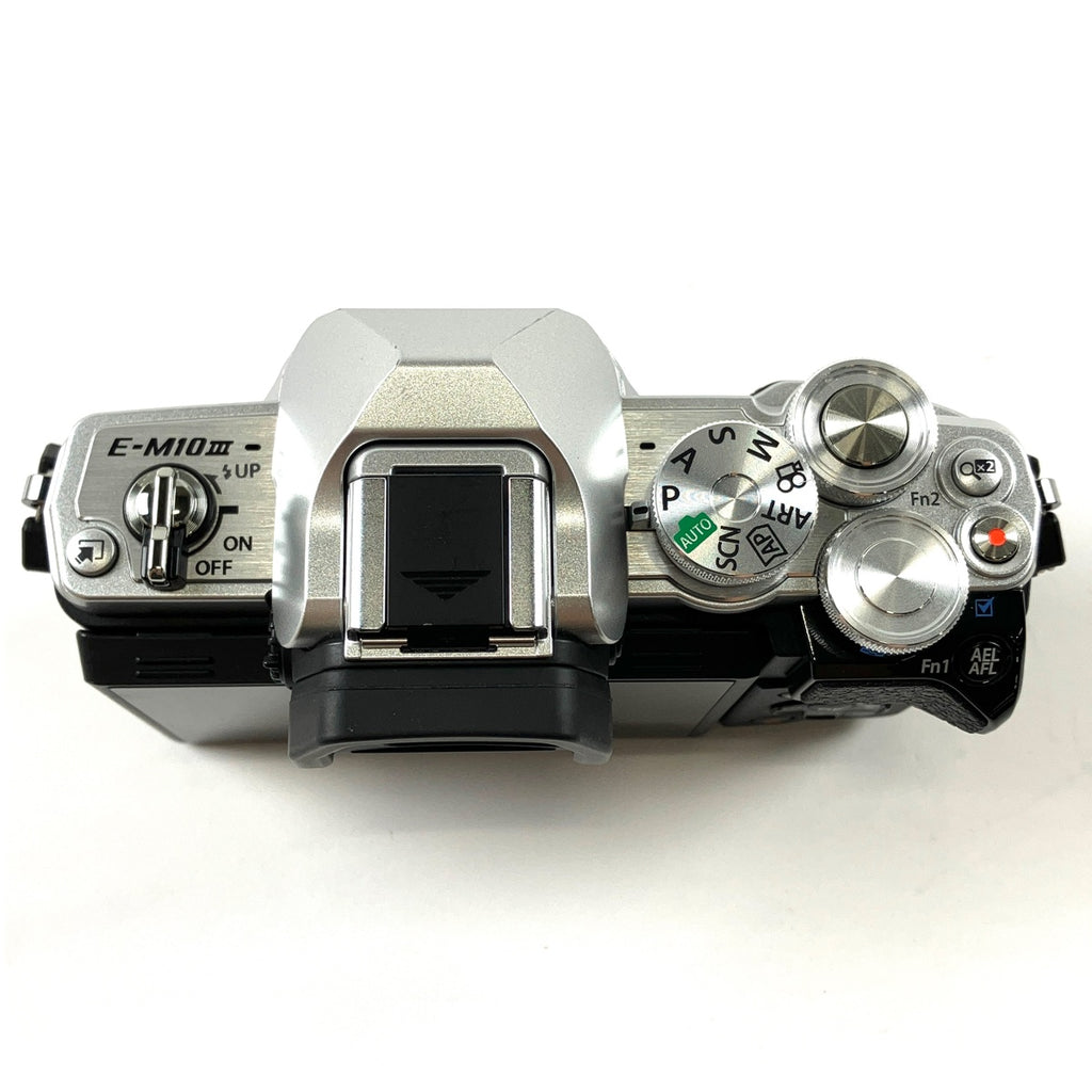 オリンパス OLYMPUS OM-D E-M10 Mark III ボディ シルバー デジタル ミラーレス 一眼カメラ 【中古】cambb