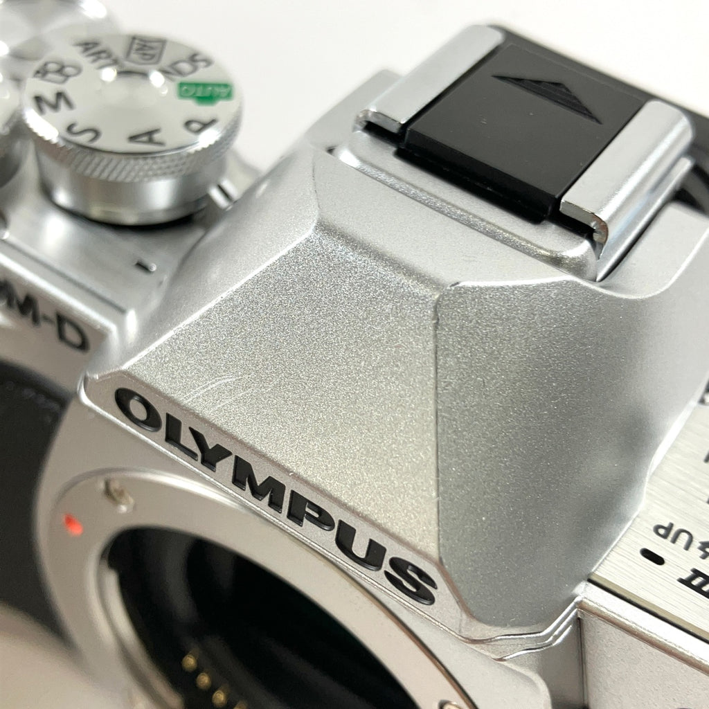 オリンパス OLYMPUS OM-D E-M10 Mark III ボディ シルバー デジタル ミラーレス 一眼カメラ 【中古】cambb