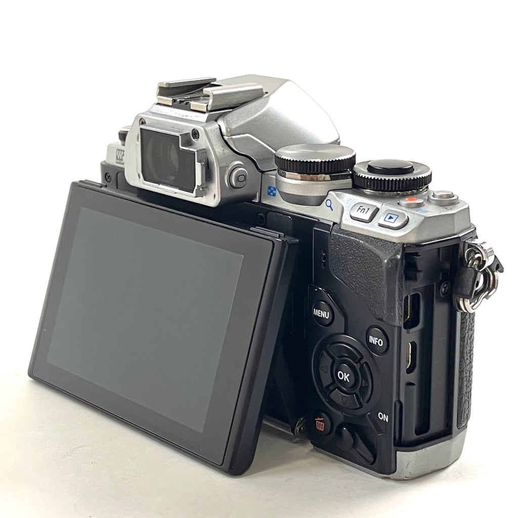 オリンパス OLYMPUS OM-D E-M10 ボディ シルバー デジタル ミラーレス 一眼カメラ 【中古】cambb