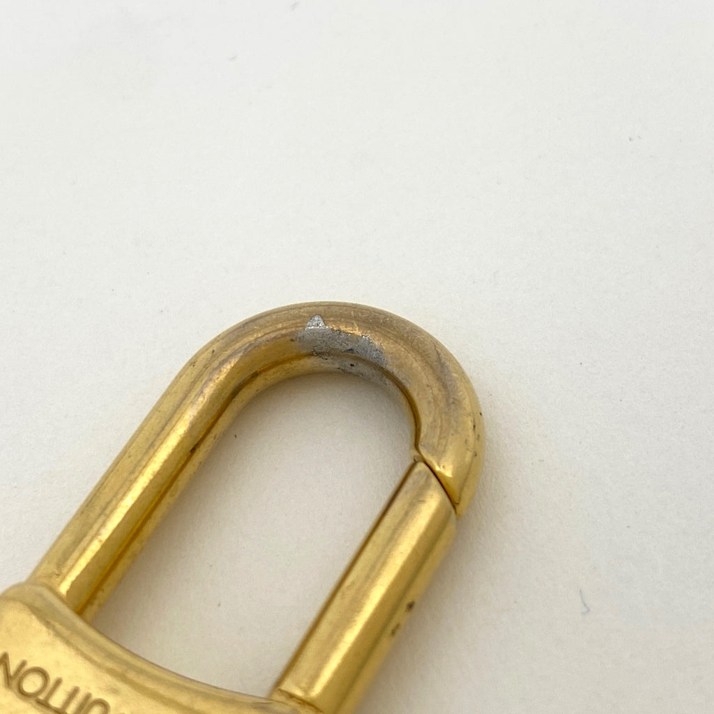 ルイ・ヴィトン ポルト クレ LV ナノグラム キーリング キーホルダー GP ゴールド レッド M00547 レディース 【中古】brbag