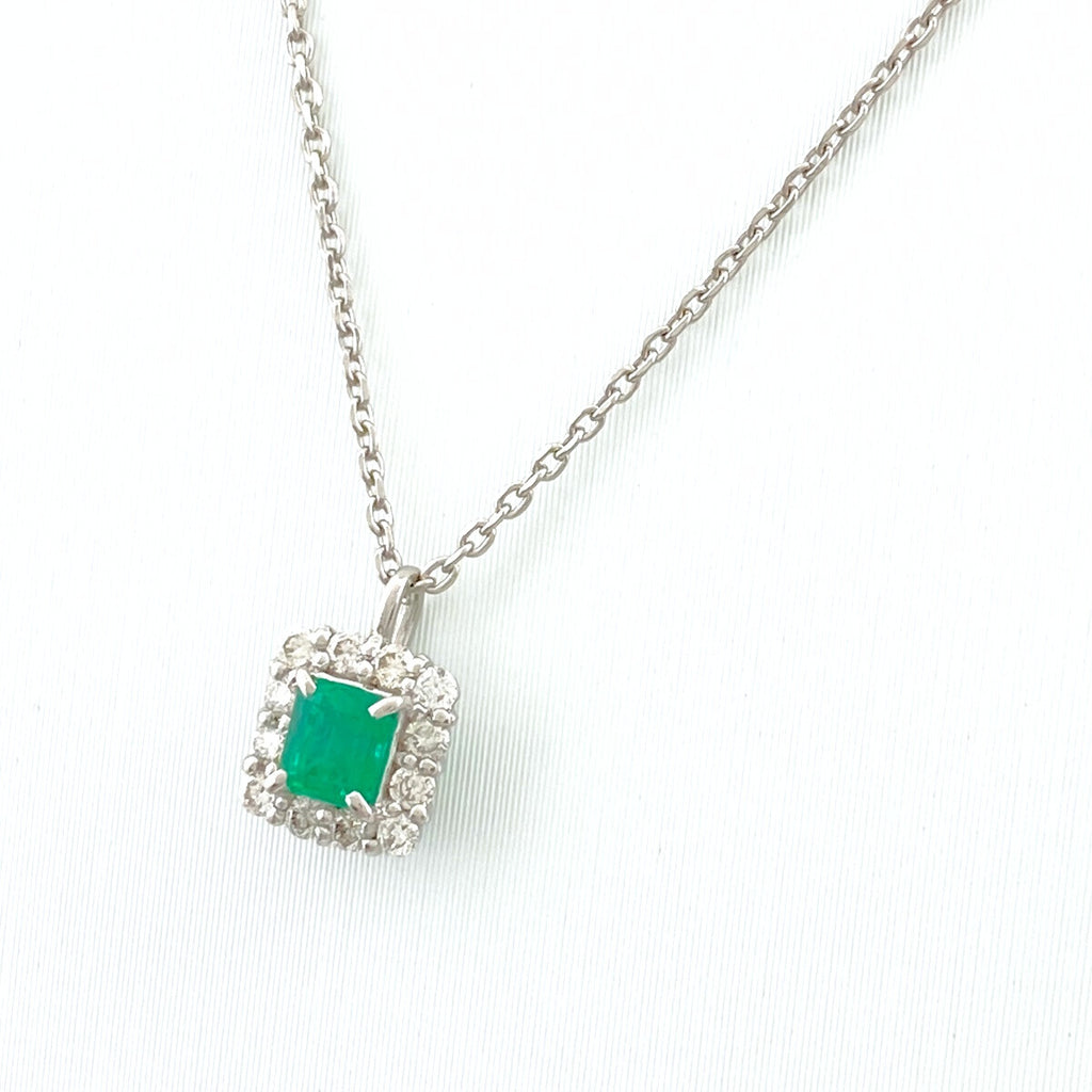 エメラルド デザインネックレス プラチナ ペンダント メレダイヤ ネックレス Pt900 Pt850 エメラルド レディース 【中古】nbjwl