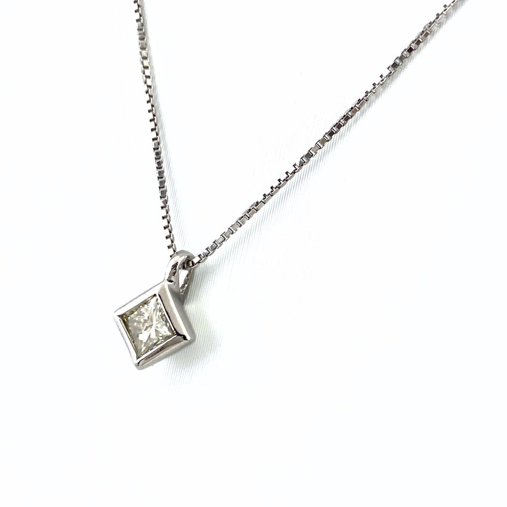 メレダイヤ デザインネックレス プラチナ ペンダント ネックレス Pt900 Pt850 ダイヤモンド レディース 【中古】nbjwl