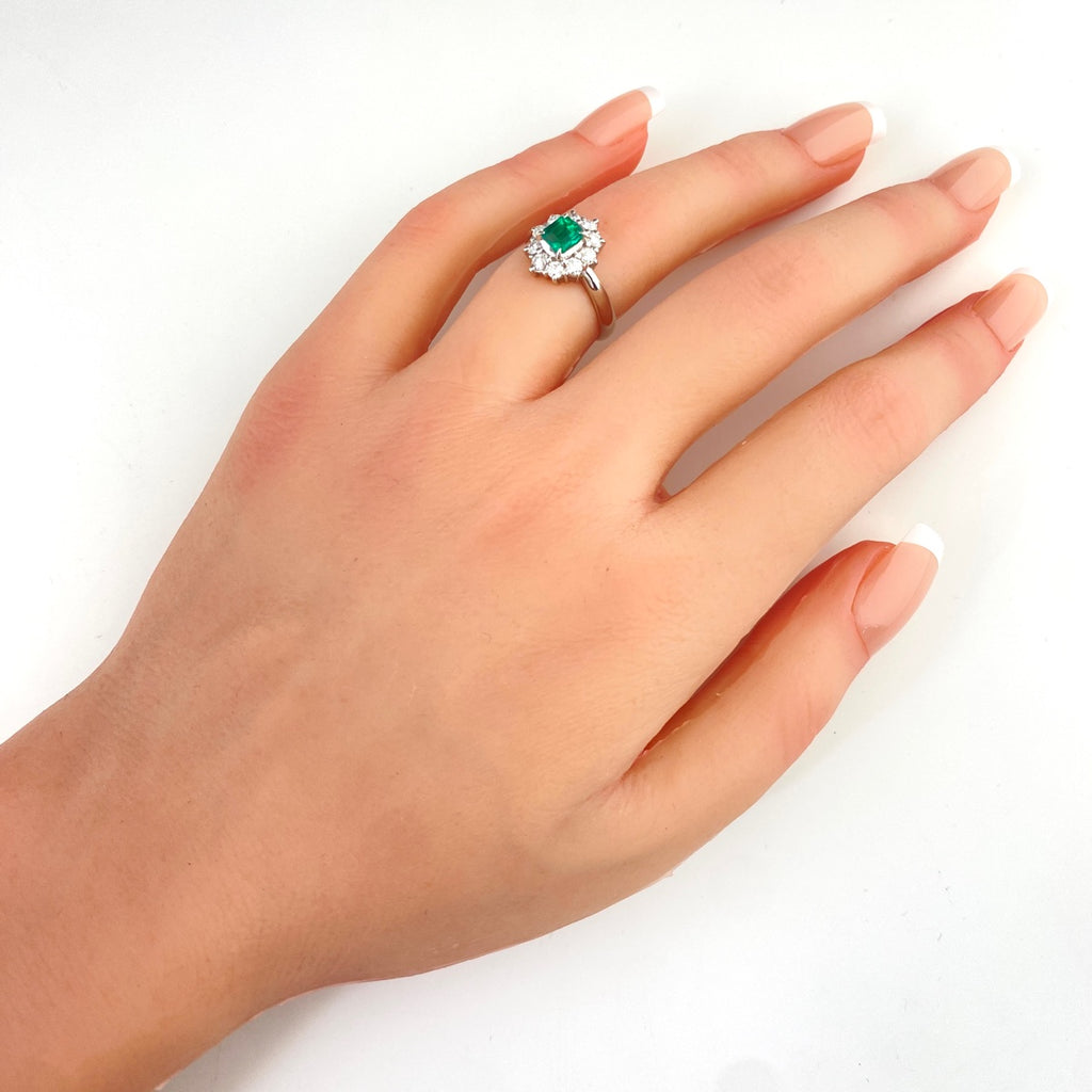 エメラルド デザインリング プラチナ 指輪 メレダイヤ リング 9.5号 Pt900 エメラルド ダイヤモンド レディース 【中古】nbjwl