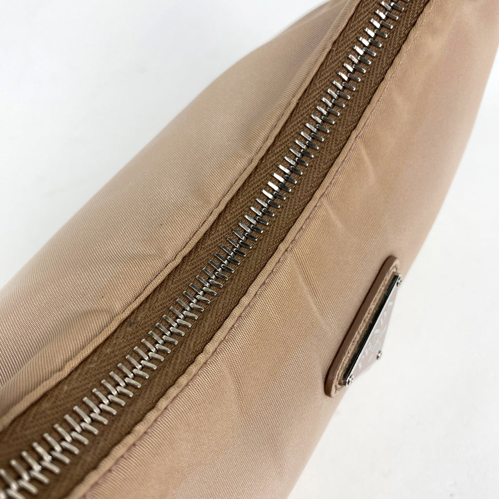 プラダ ロゴプレート ハンドバッグ 手提げ ハンドバッグ ナイロン ベージュ レディース 【中古】brbag