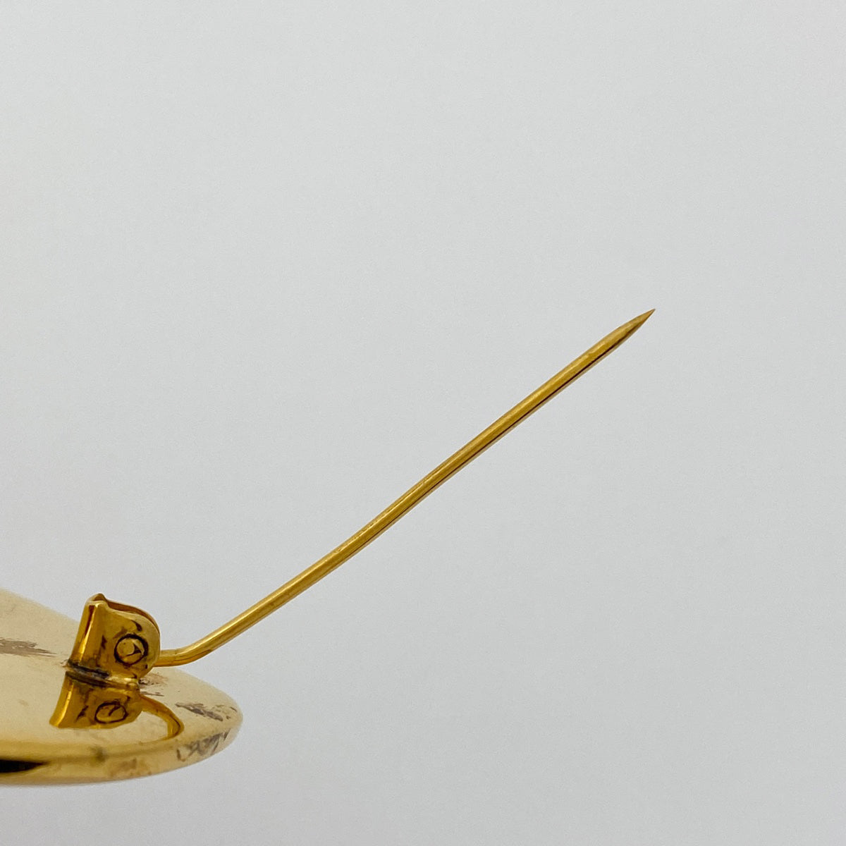 HERMES エルメス 七宝焼 エマイユ ブローチ バイセル公式】エルメス エマイユ ブローチ 七宝焼き 扇形 ブローチ GP