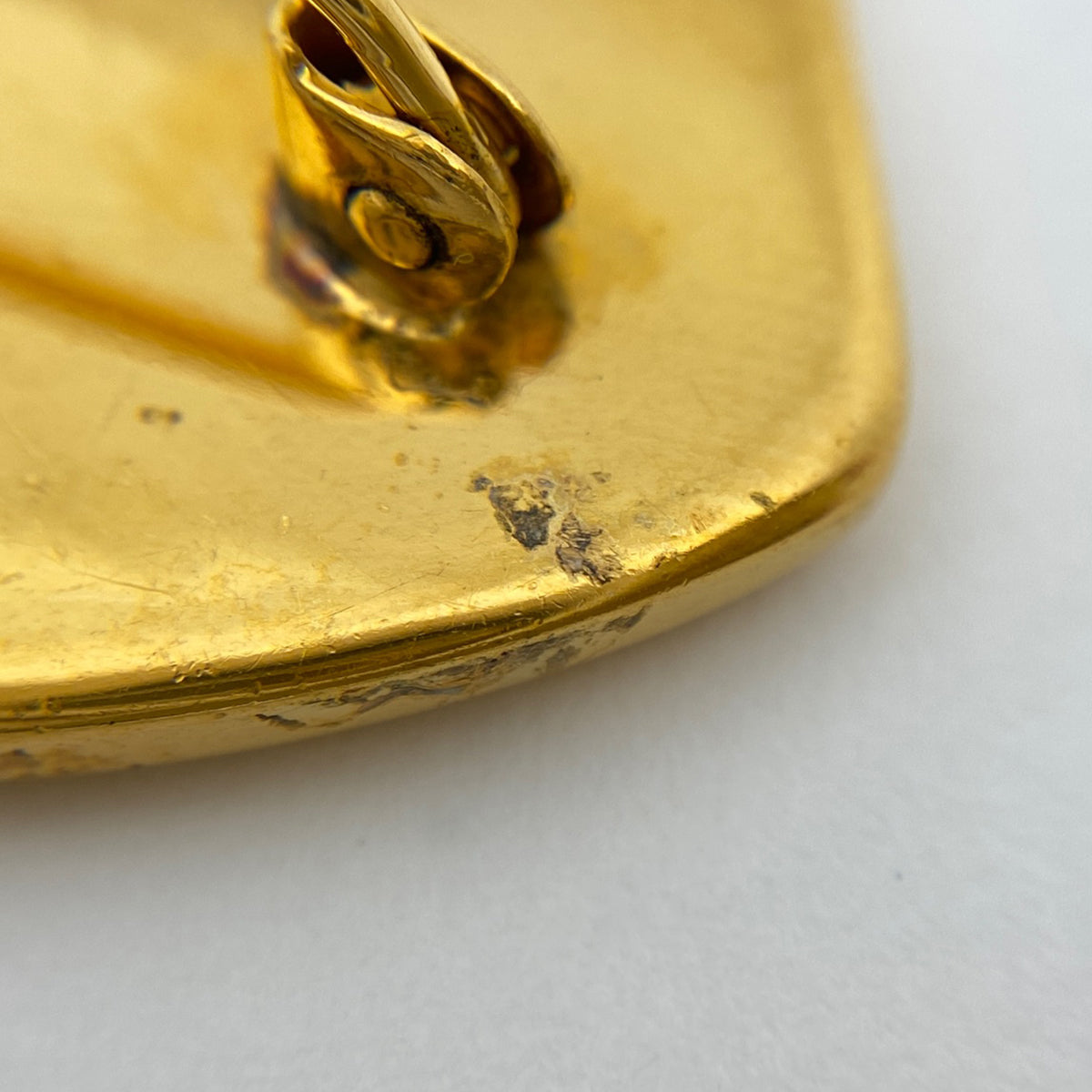 エルメス　七宝焼　ブローチ　ヴィンテージ HERMES ピンブローチ 少女と犬 七宝焼き ヴィンテージ レディース