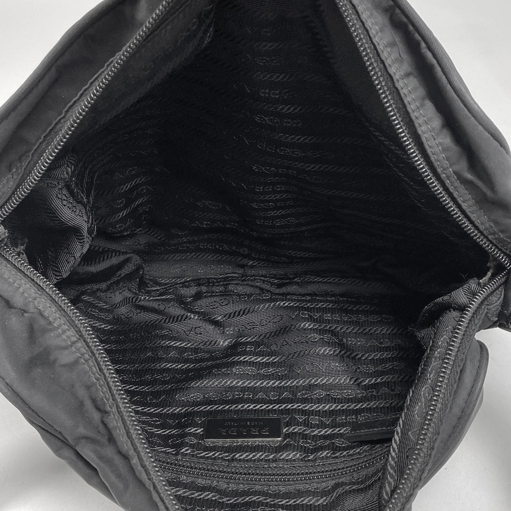 プラダ ロゴプレート ショルダーバッグ ナイロン ネロ(ブラック) レディース 【中古】brbag