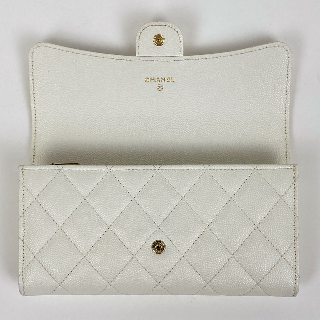 シャネル ココマーク 二つ折り 長財布 マトラッセ 長財布 キャビアスキン ホワイト レディース 【中古】brbag